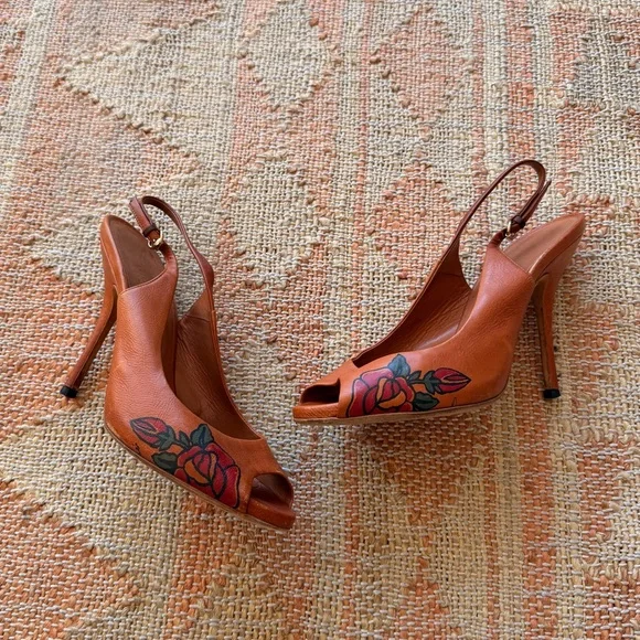 GUCCI Pioneer Fiore Rose Tattoo Leather Slingback Vintage Heels Size 7.5 - Picture 4 of 12